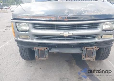 2001 Chevrolet Express from USA, damaged, VIN 1GCHG35R911153852